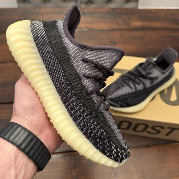 Adidas Yeezy Boost 350 V2 Carbon Shoes main image 2